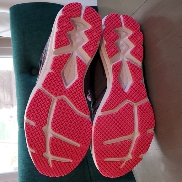 New Balance -Pink Breast Cancer Limited Edition  Athletic shoes Rare! Sz. 7 - Picture 7 of 7